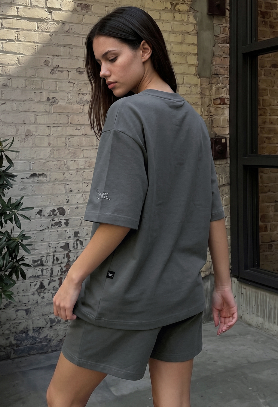 Komplet koszulka + spodenki Staff de dark gray