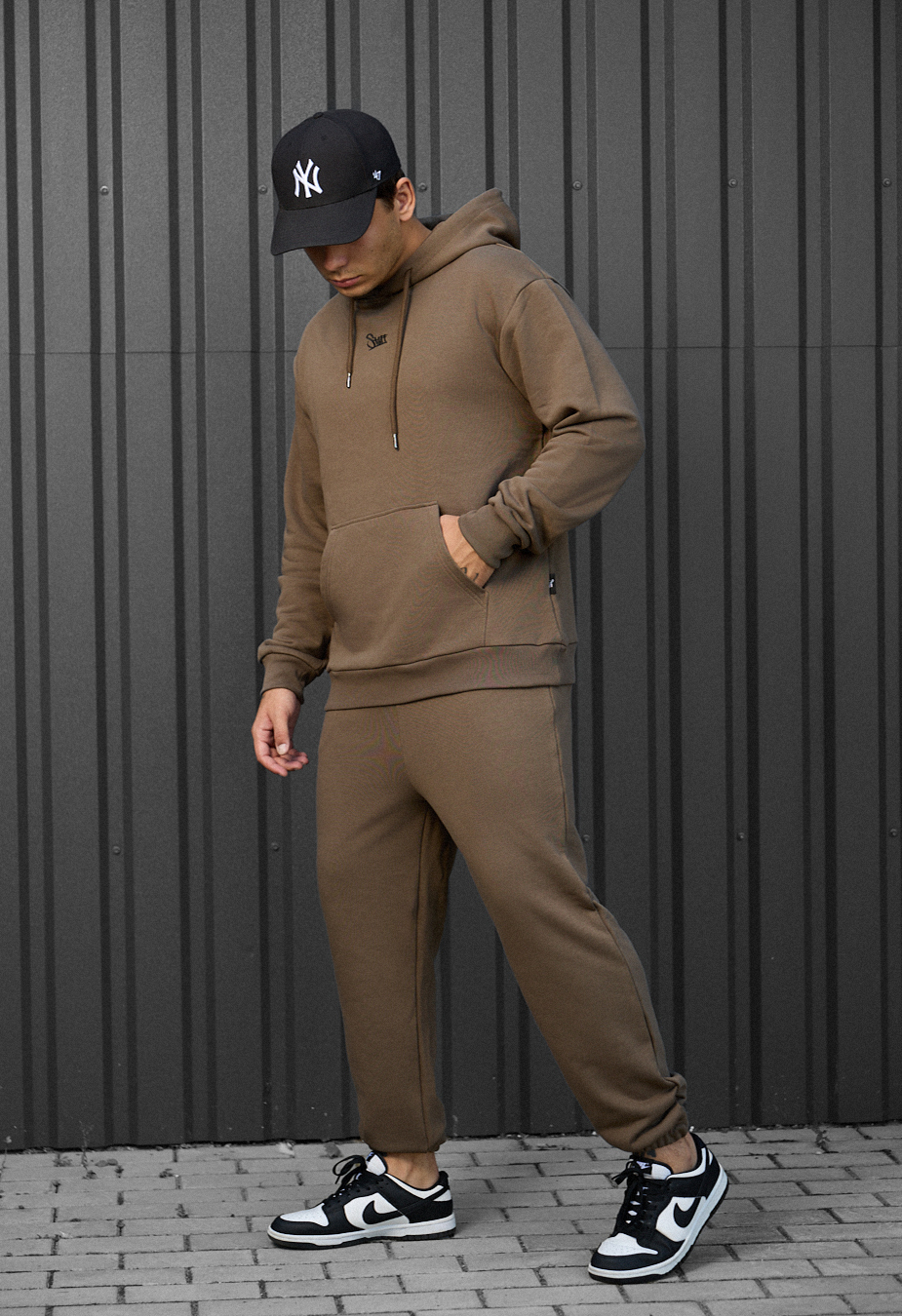 Dres Staff fad brown