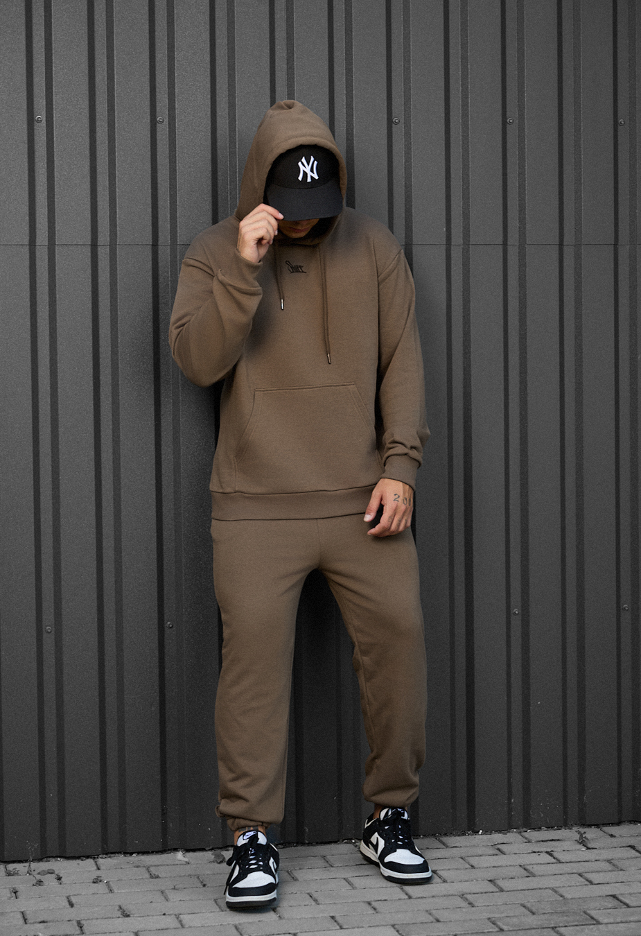 Dres Staff fad brown
