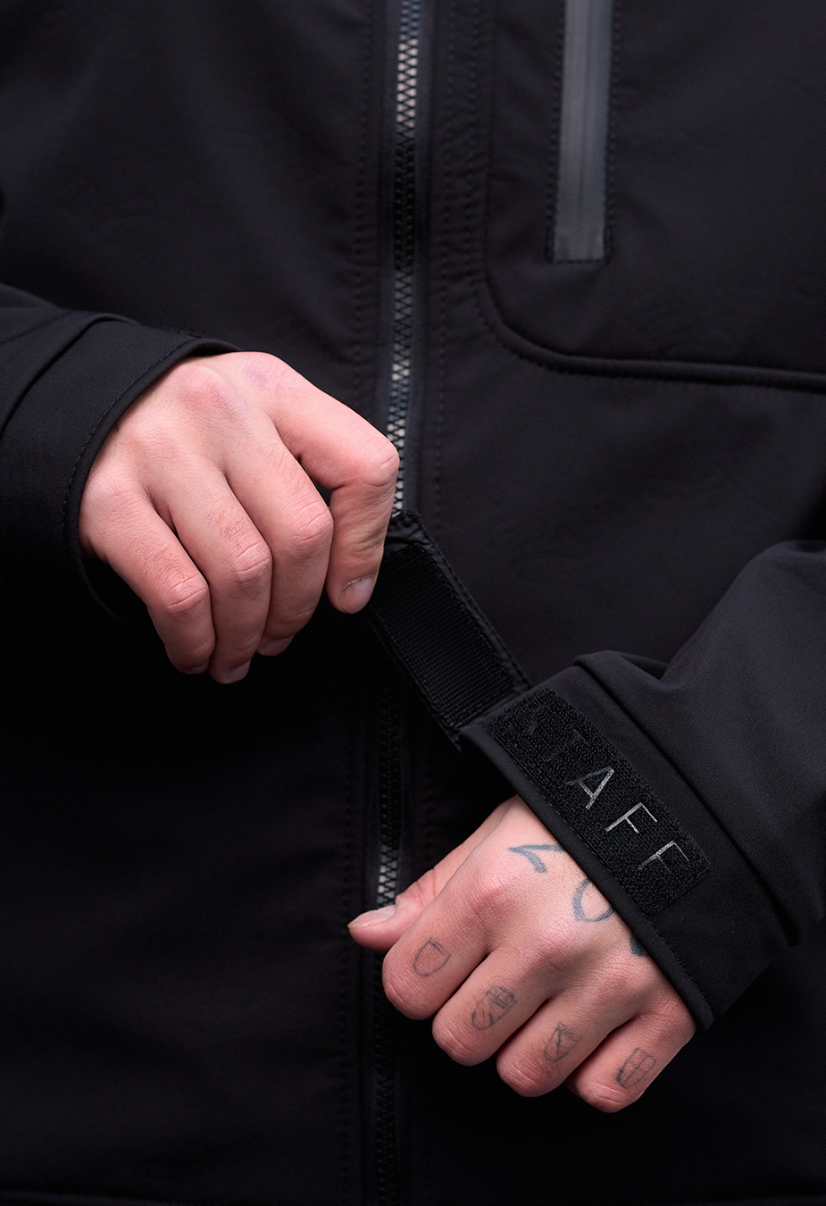 Kurtka soft shell Staff joka black