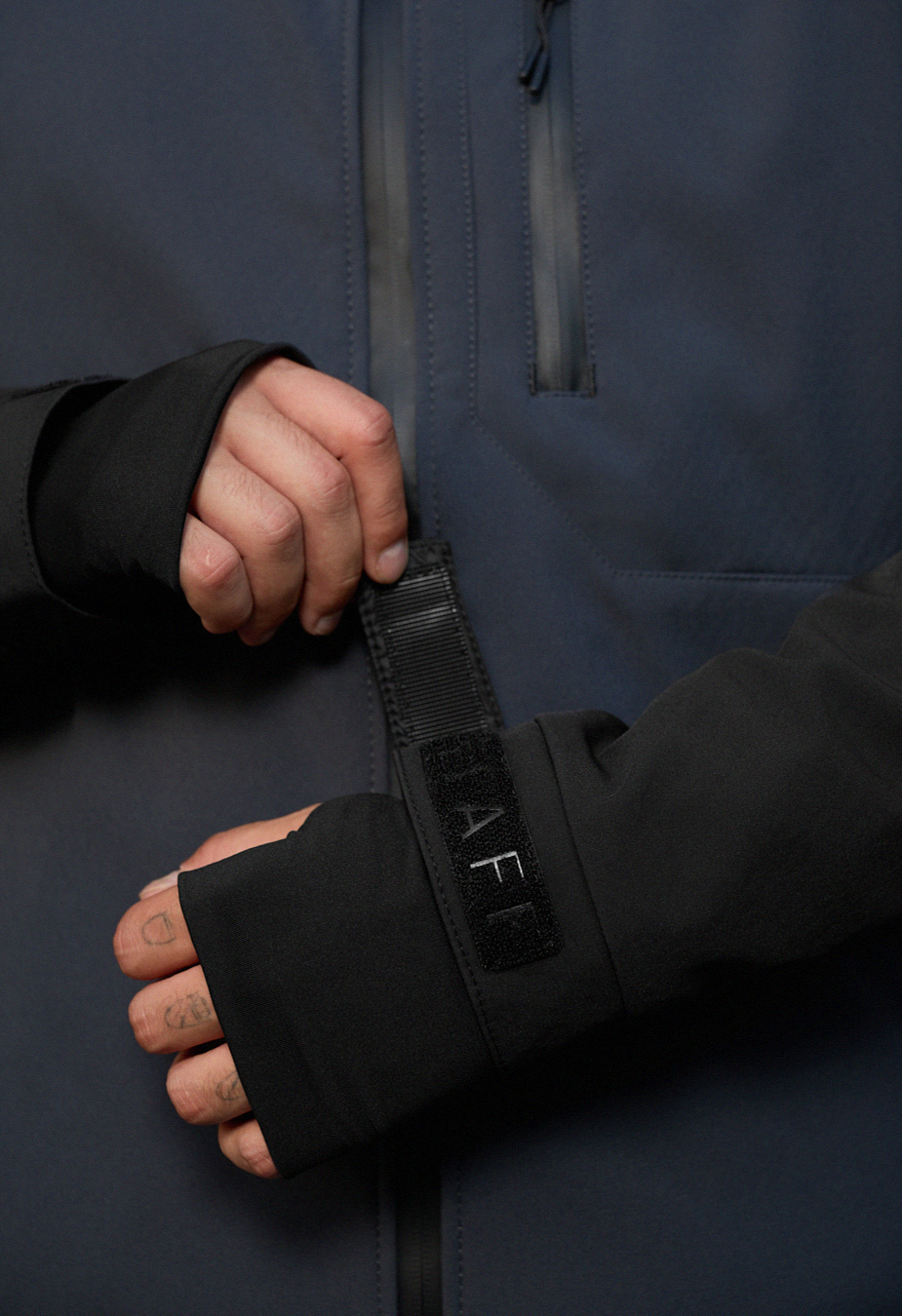 Kurtka Staff mei soft shell dark gray & black