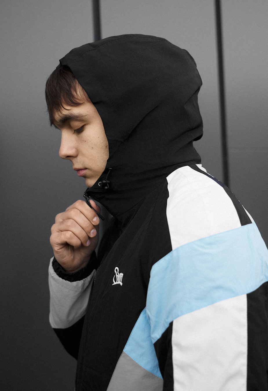 Wiatrówka Staff nix black & light logo