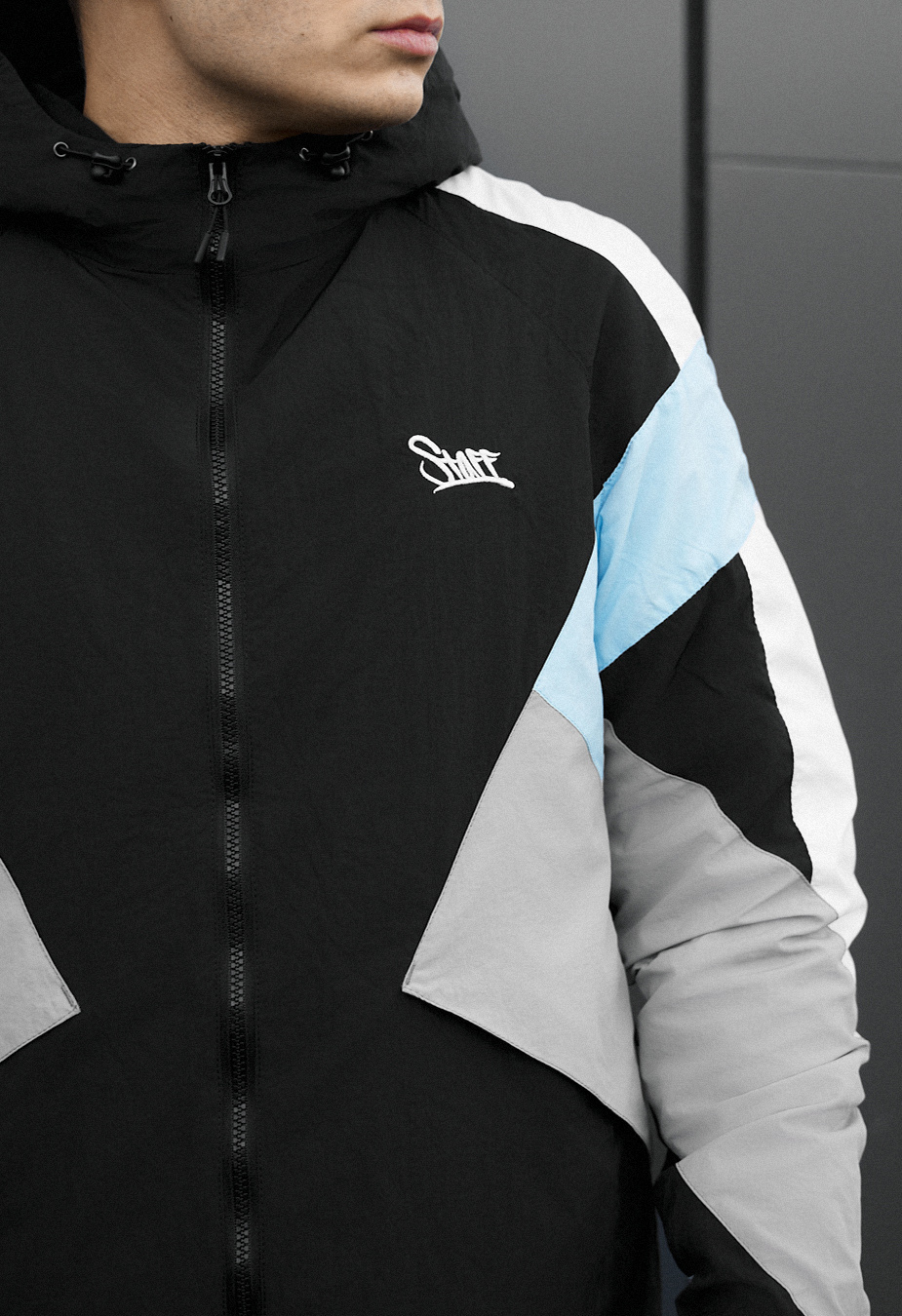 Wiatrówka Staff nix black & light logo