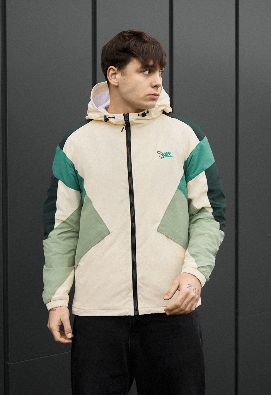 Wiatrówka Staff nix milk & green logo