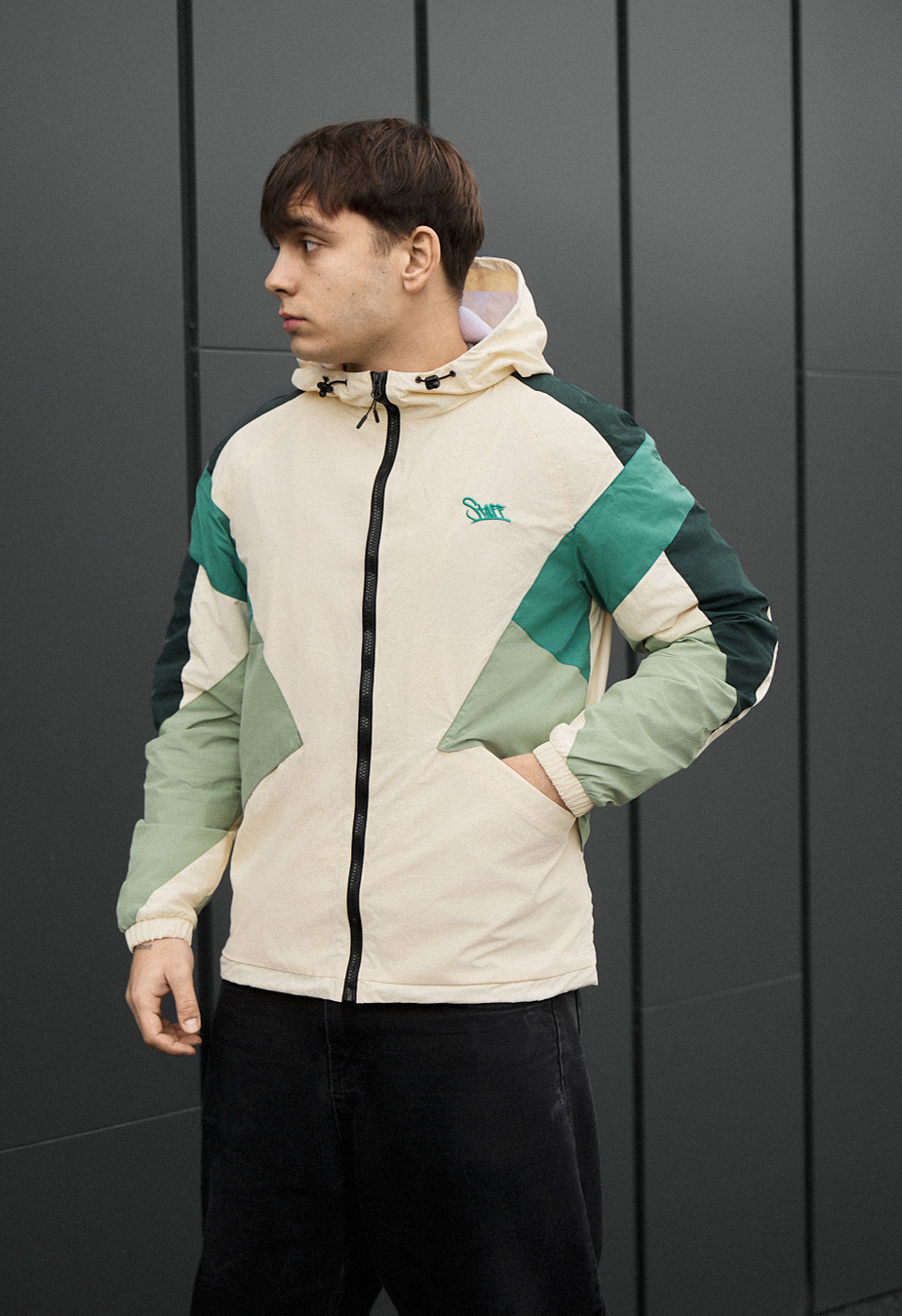 Wiatrówka Staff nix milk & green logo