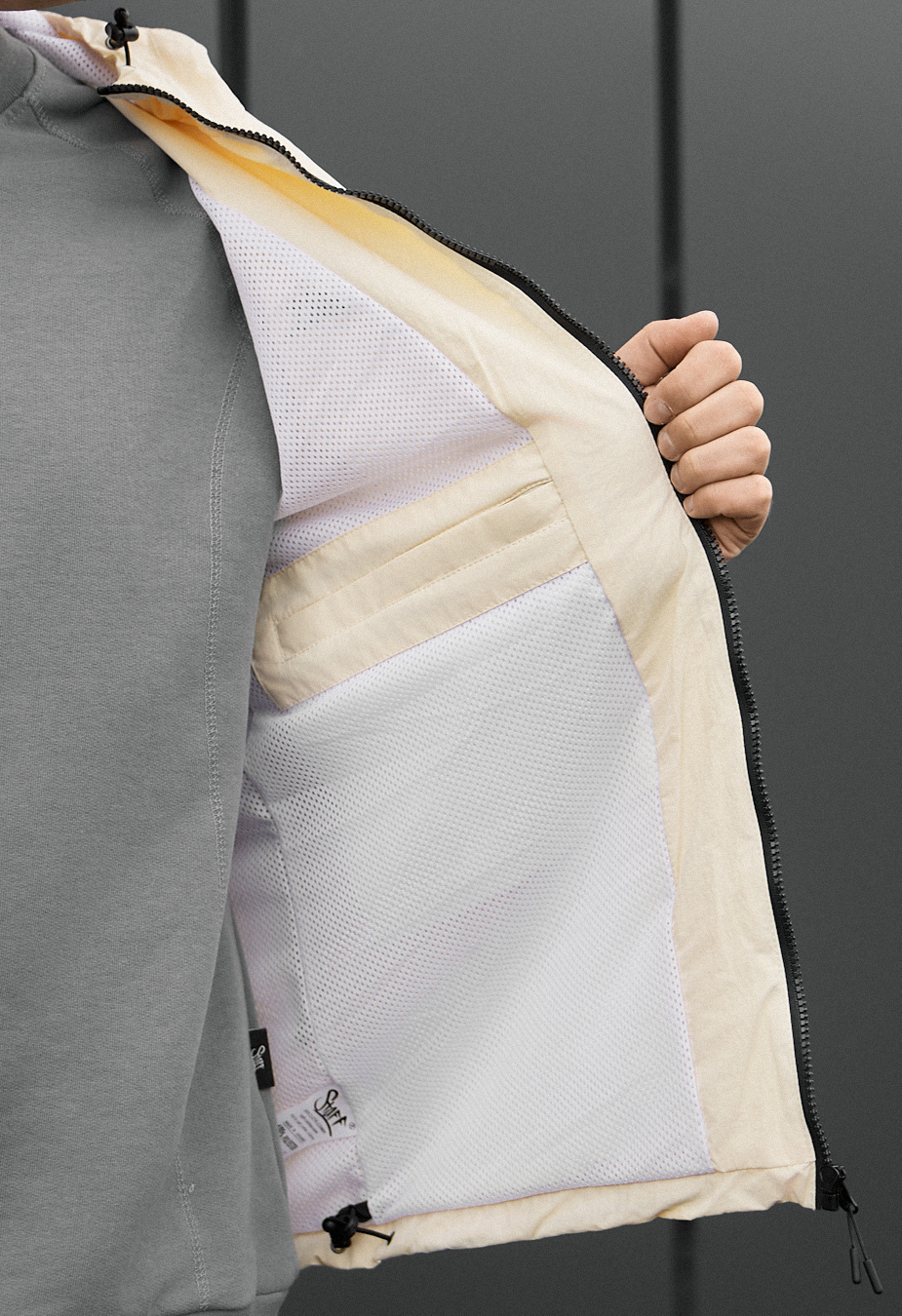 Wiatrówka Staff nix milk & green logo