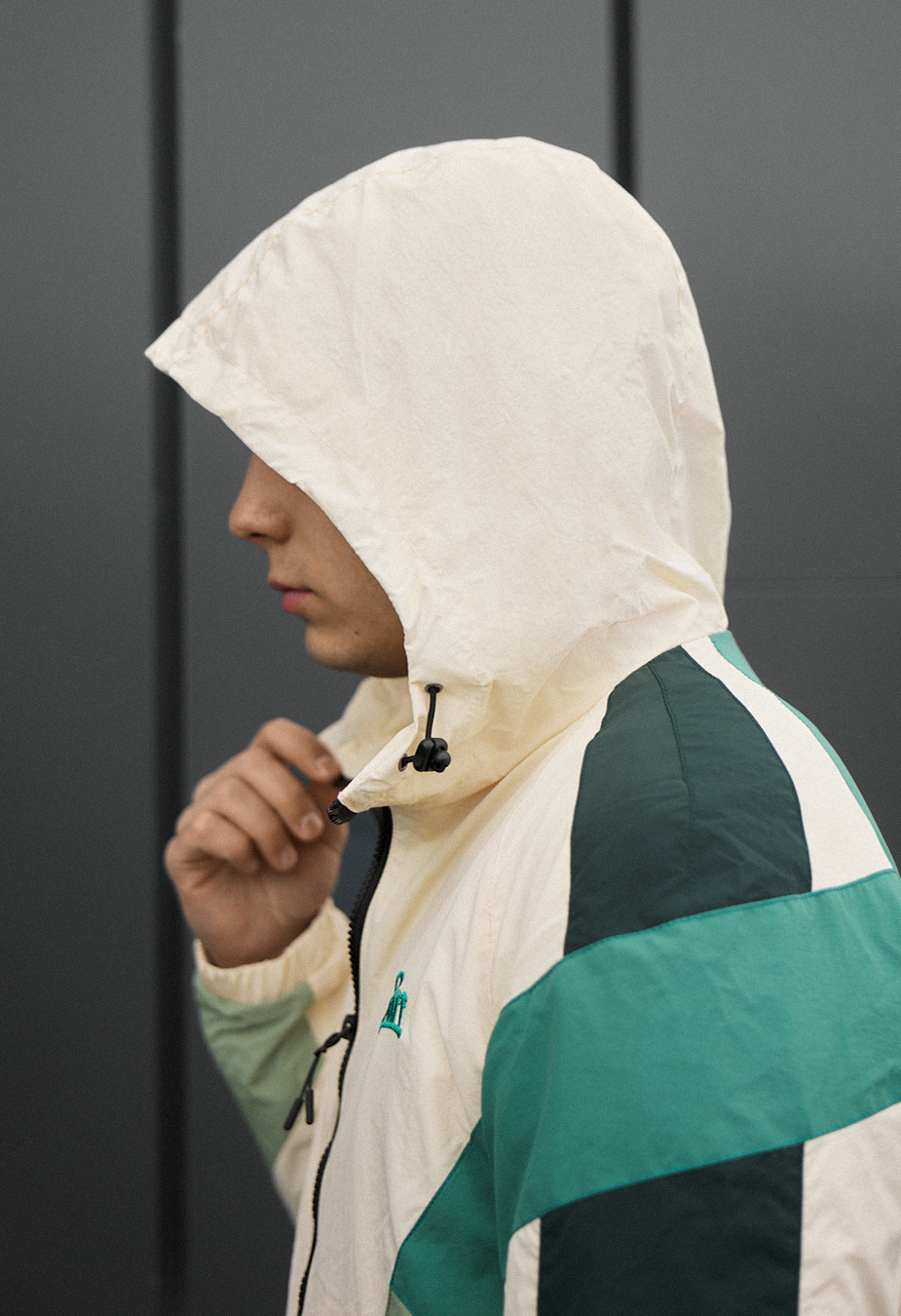 Wiatrówka Staff nix milk & green logo