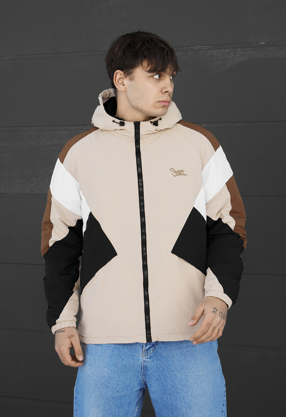 Wiatrówka Staff nix beige logo