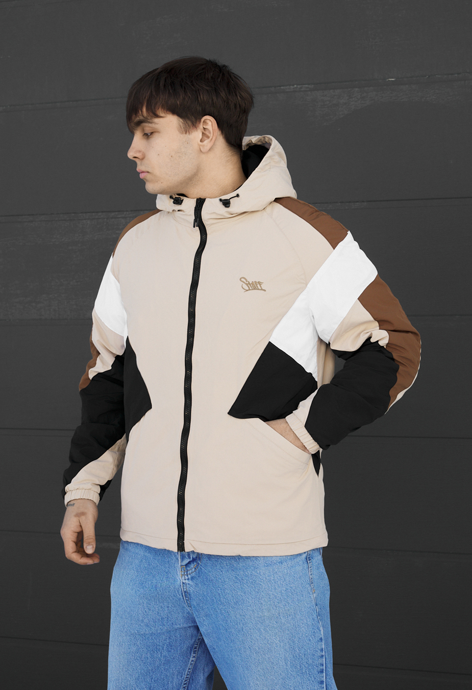 Wiatrówka Staff nix beige logo