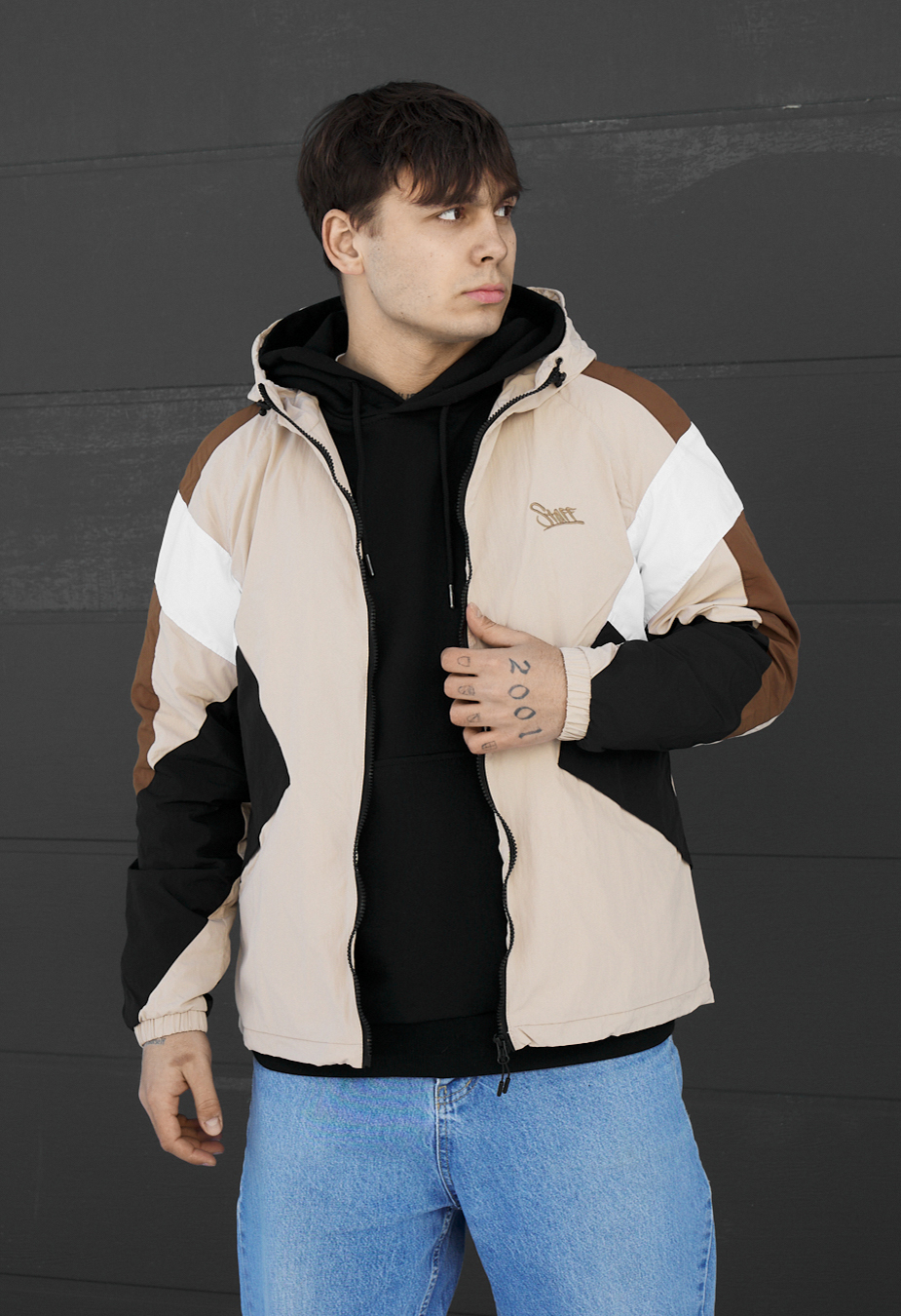 Wiatrówka Staff nix beige logo