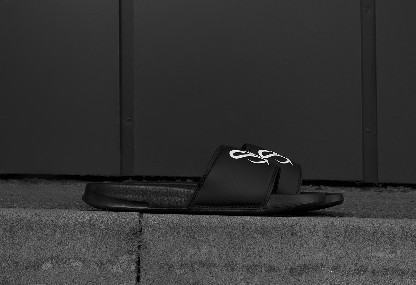 Klapki Staff black logo