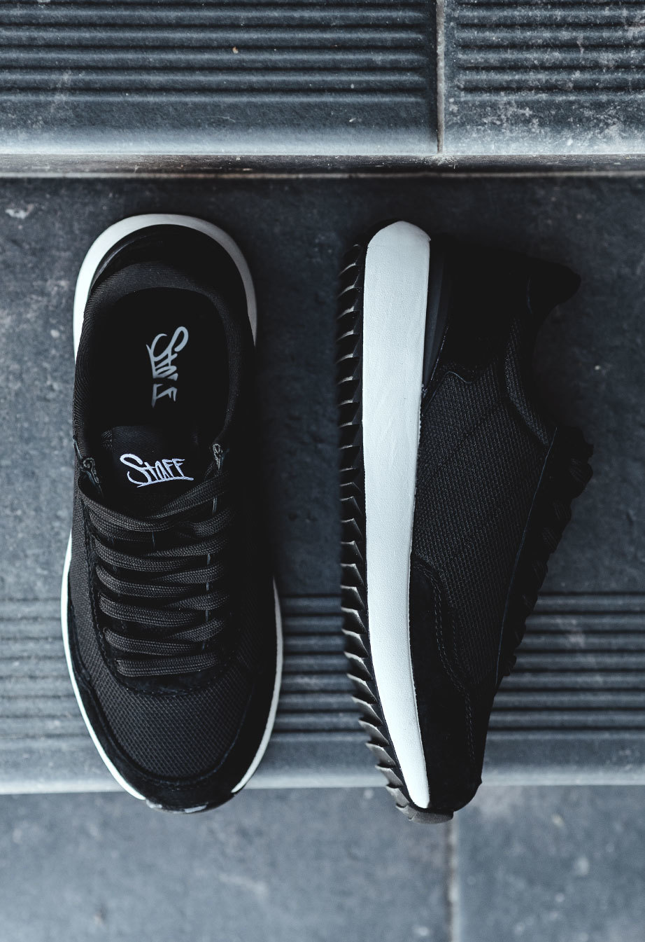 Buty Staff black
