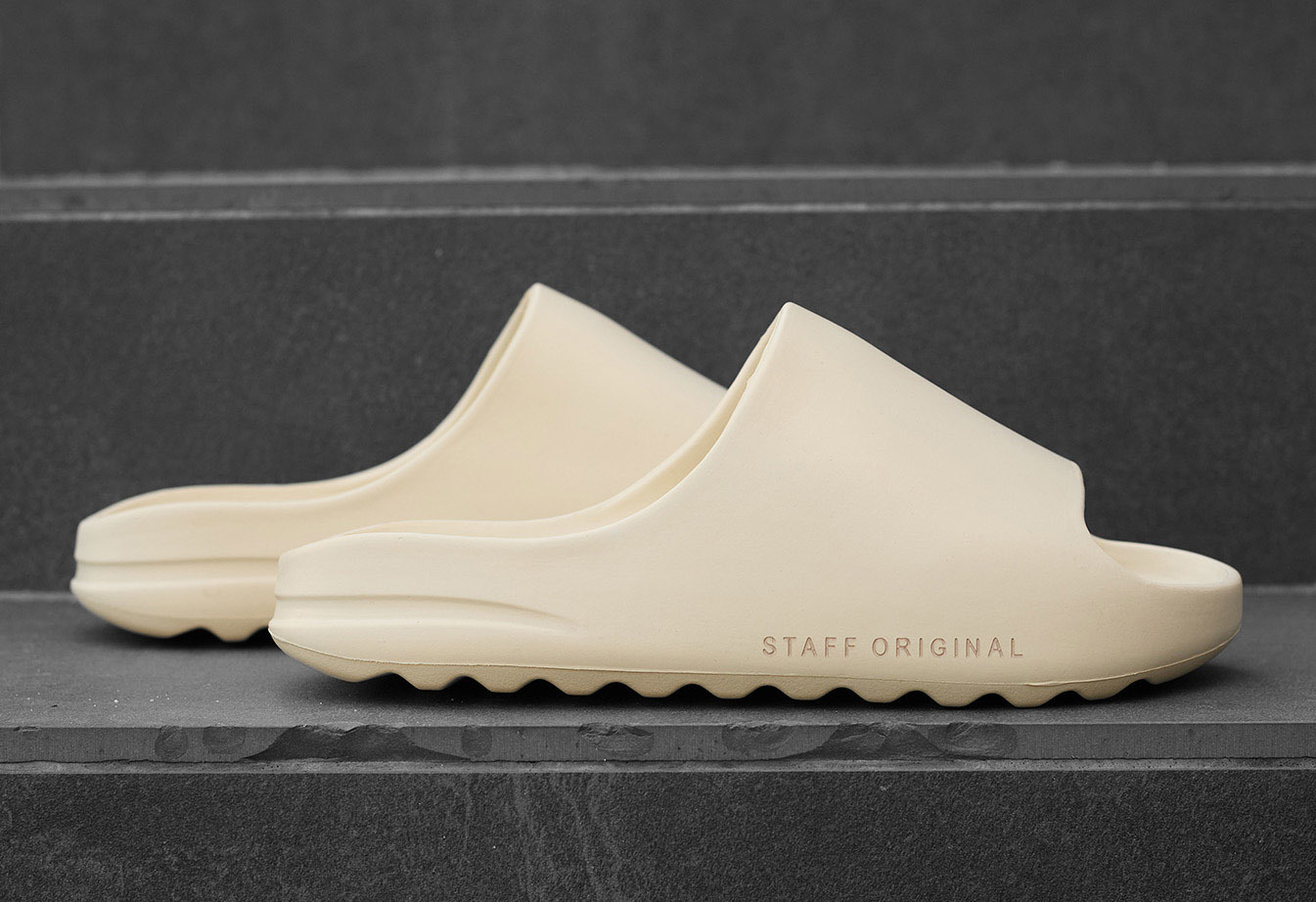 Kapcie Staff all beige