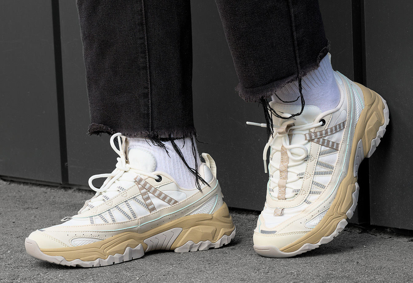 Sneakers Staff milk