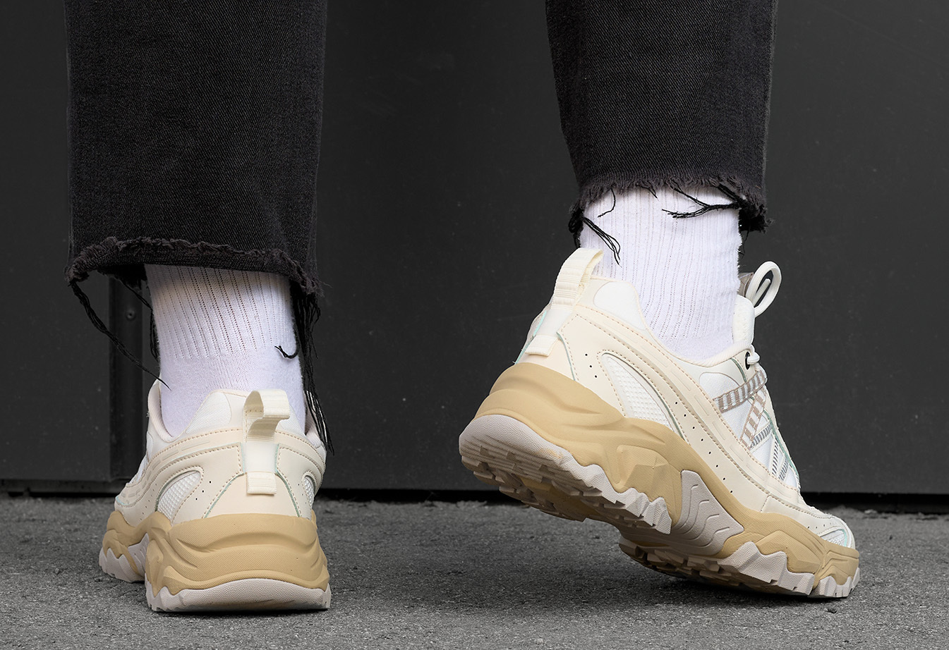 Sneakers Staff milk
