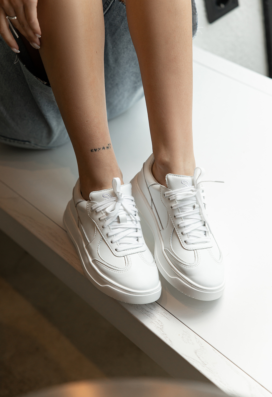 Sneakersy Staff white