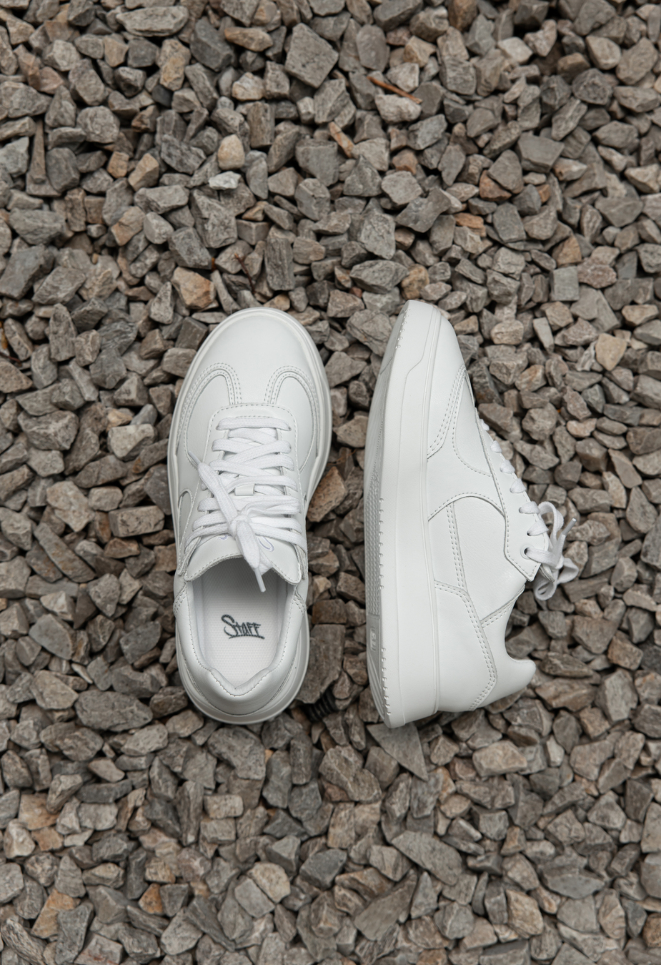 Sneakersy Staff white