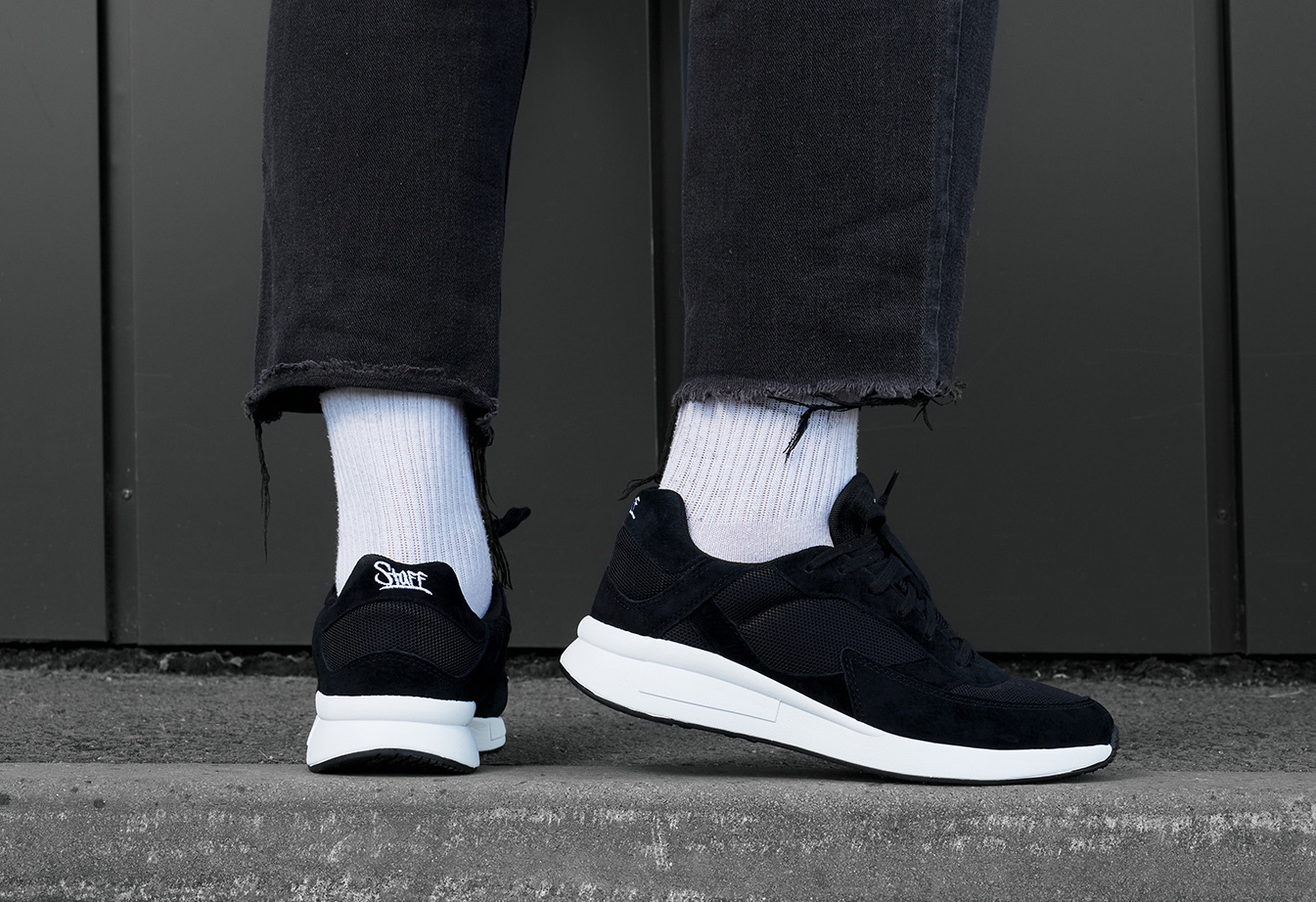 Sneakersy Staff all black