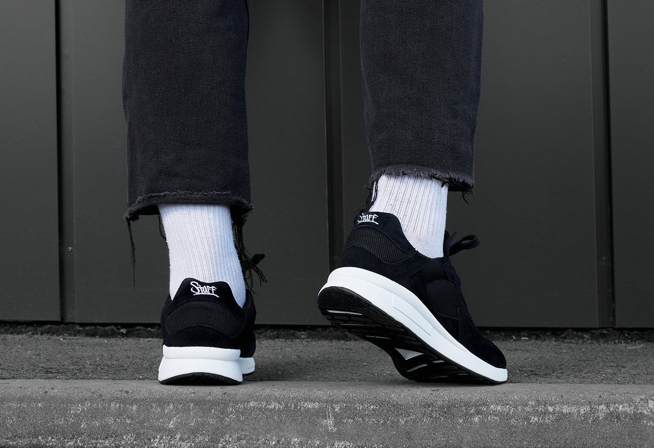 Sneakersy Staff all black