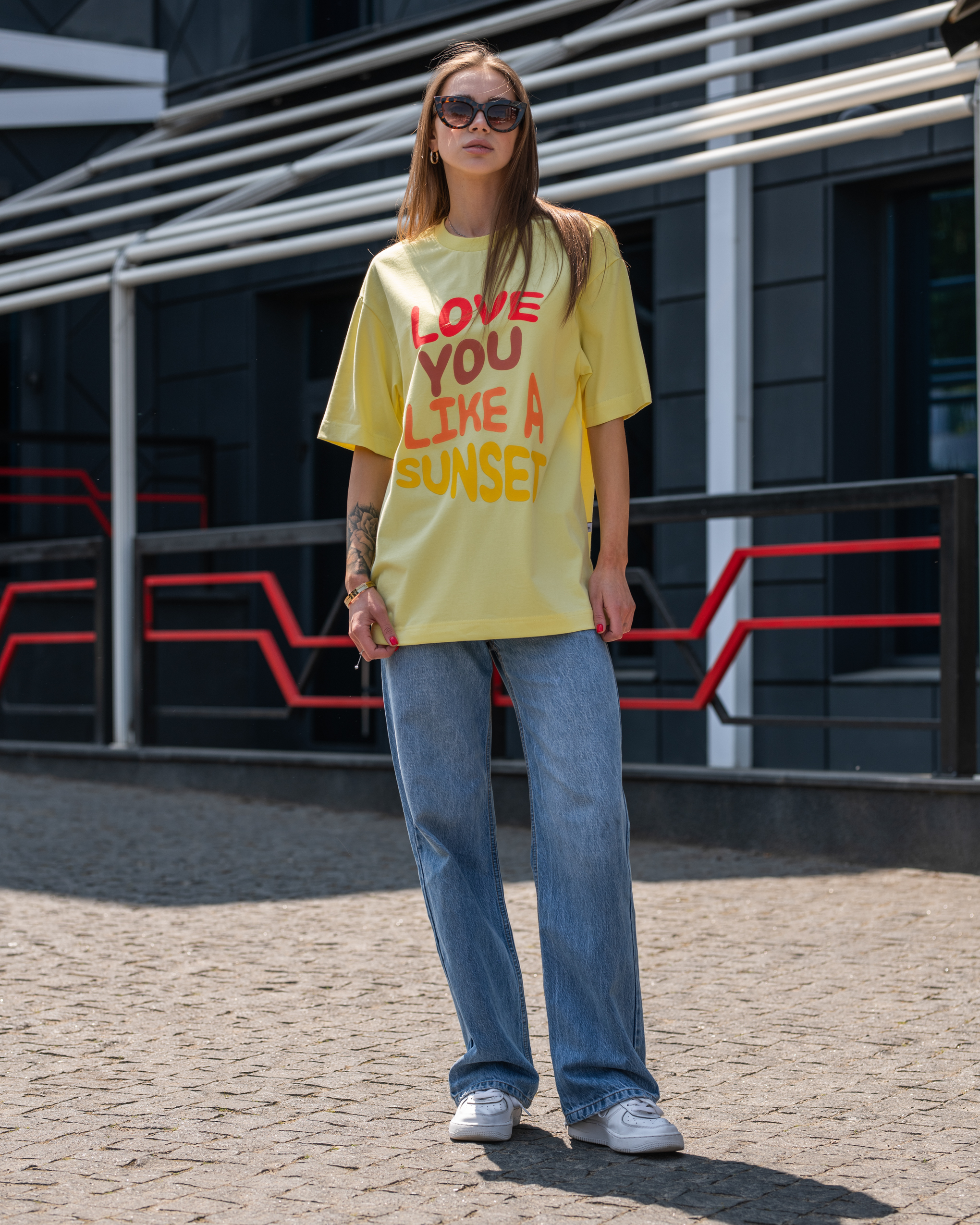 Damska koszulka Staff love you oversize