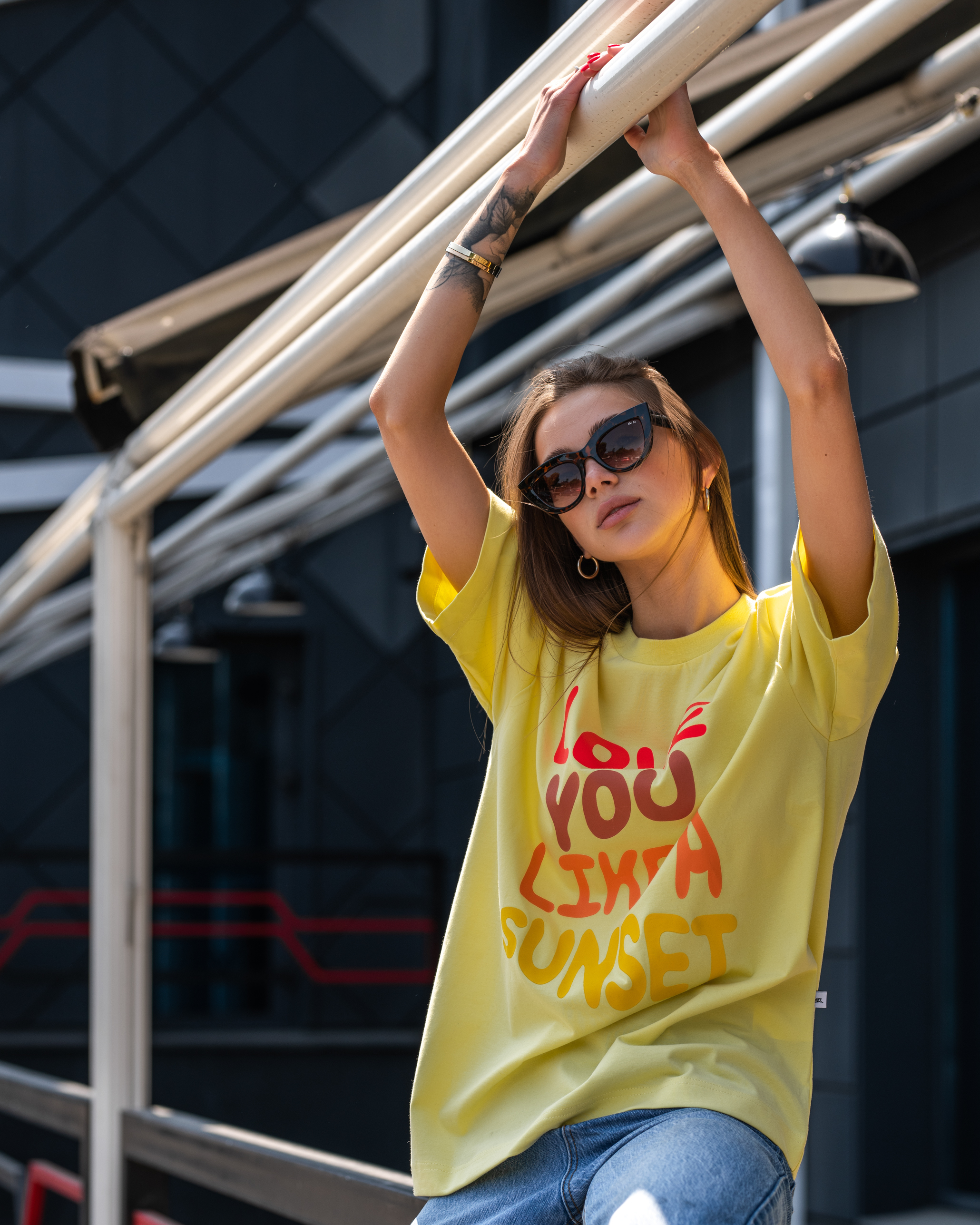 Damska koszulka Staff love you oversize