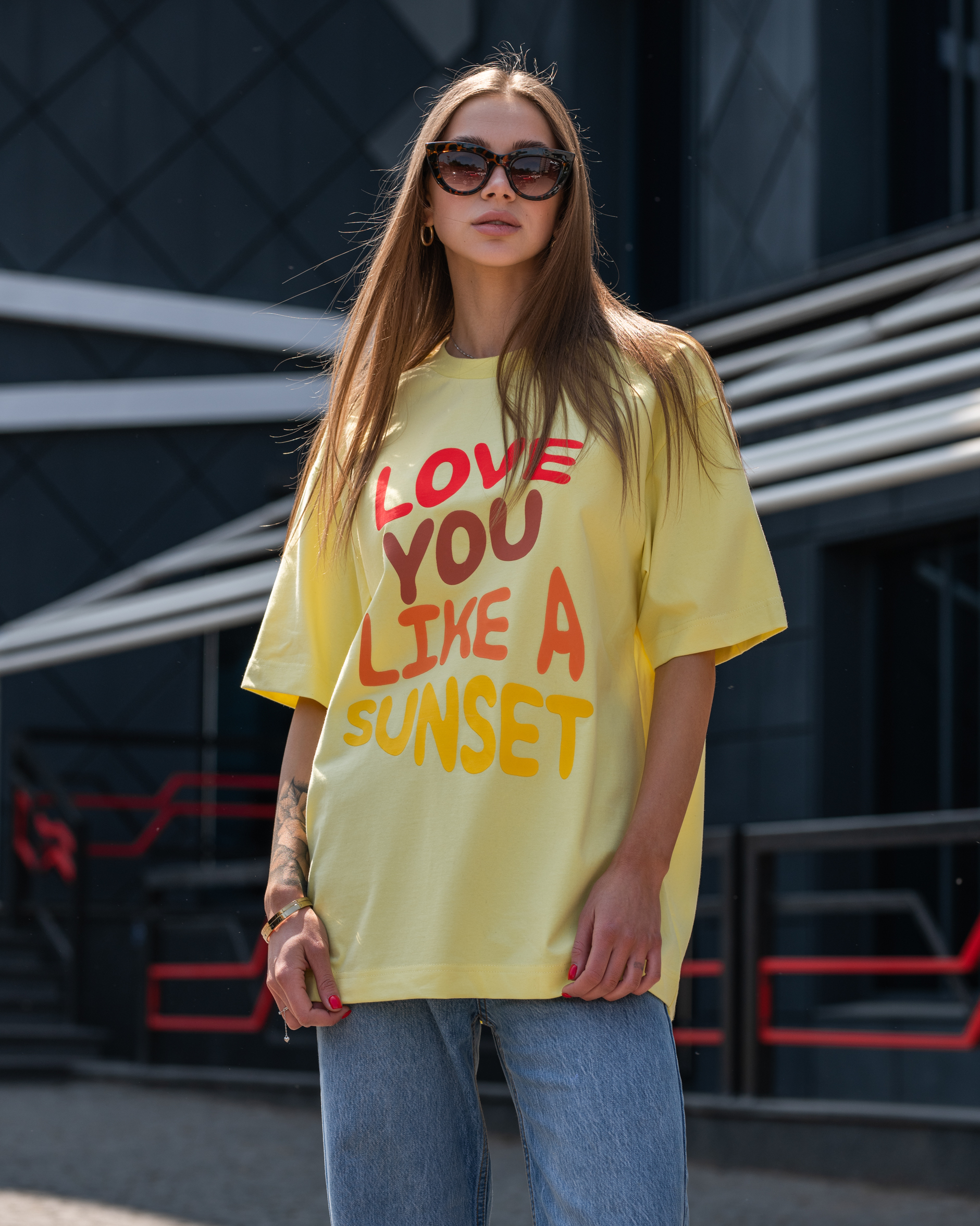 Damska koszulka Staff love you oversize