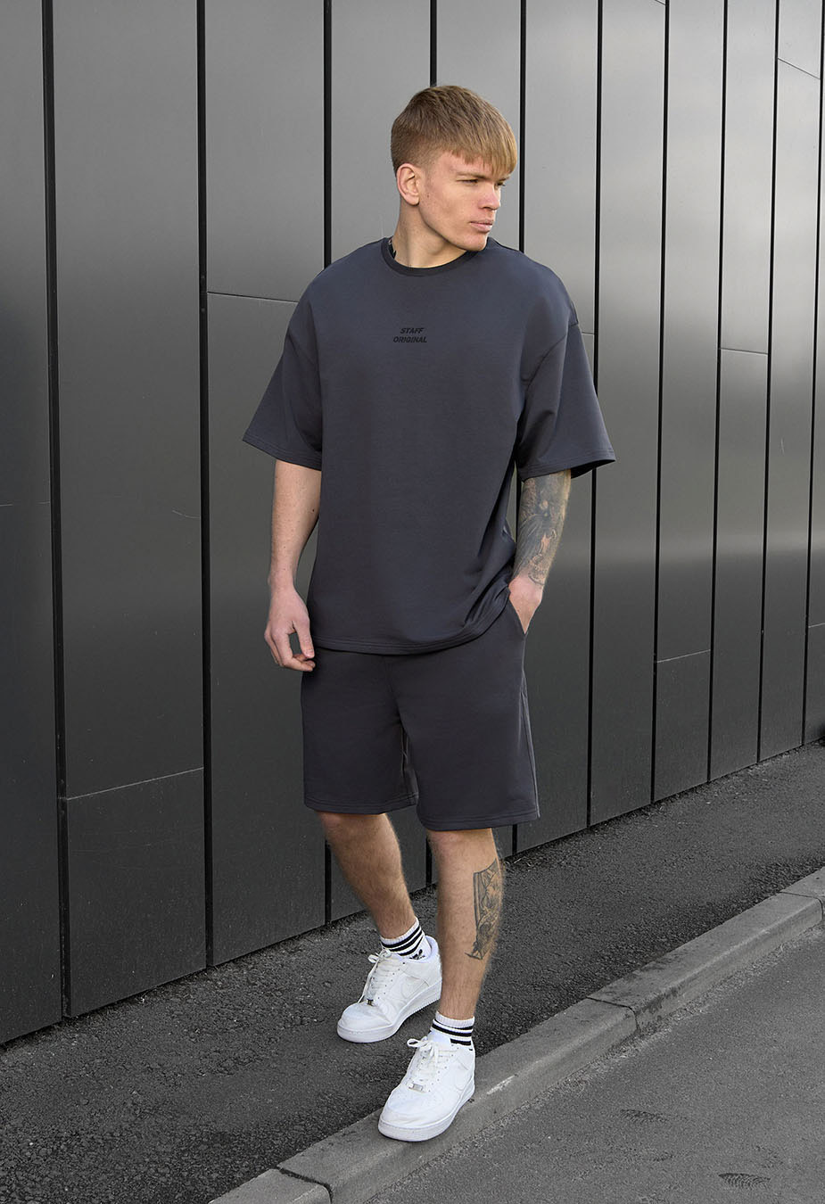 Komplet koszulka + spodenki Staff no dark gray oversize