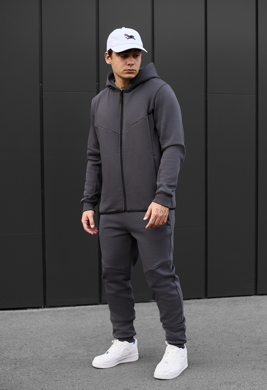 Dres Staff ni gray fleece