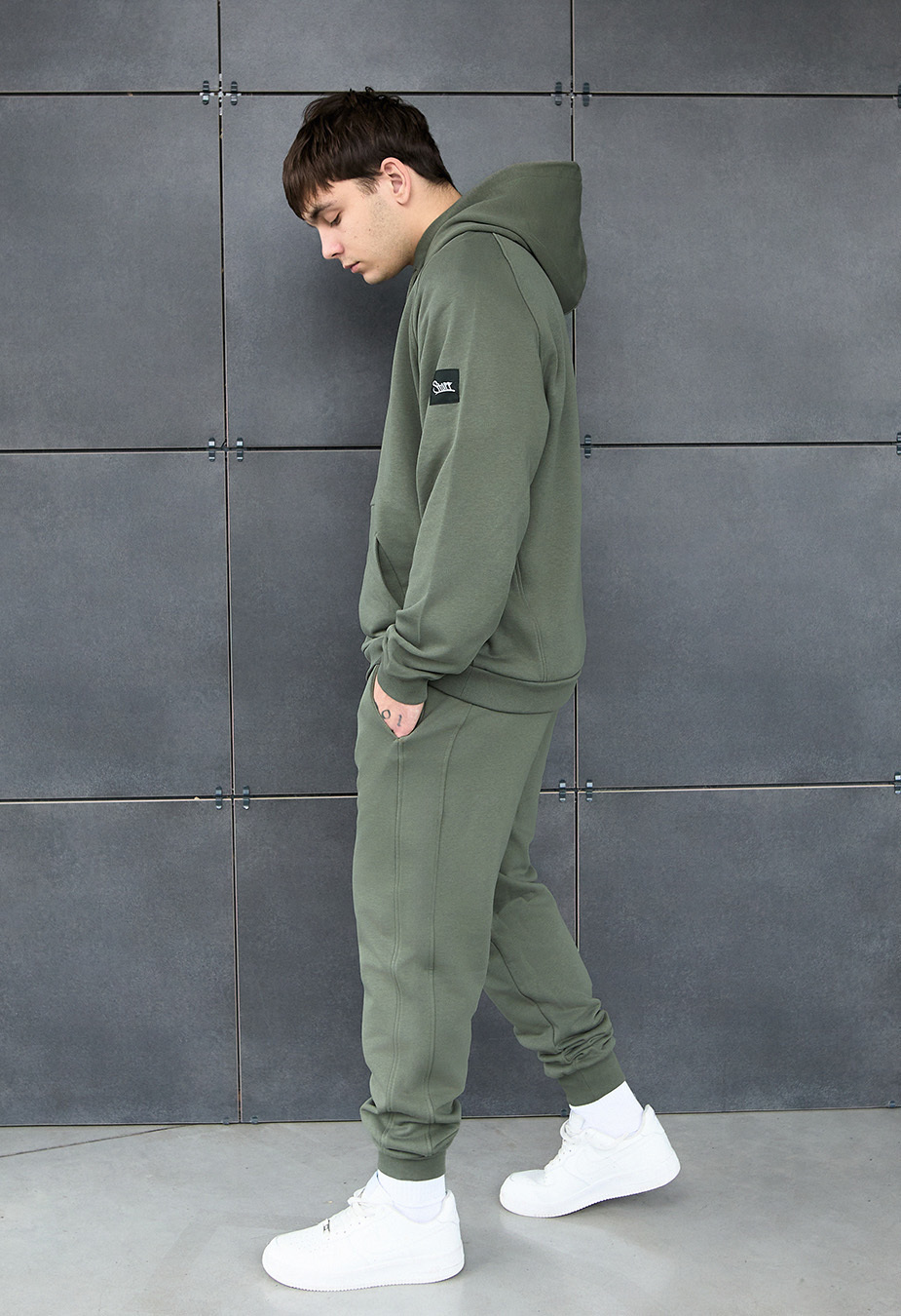 Dres Staff es olive oversize