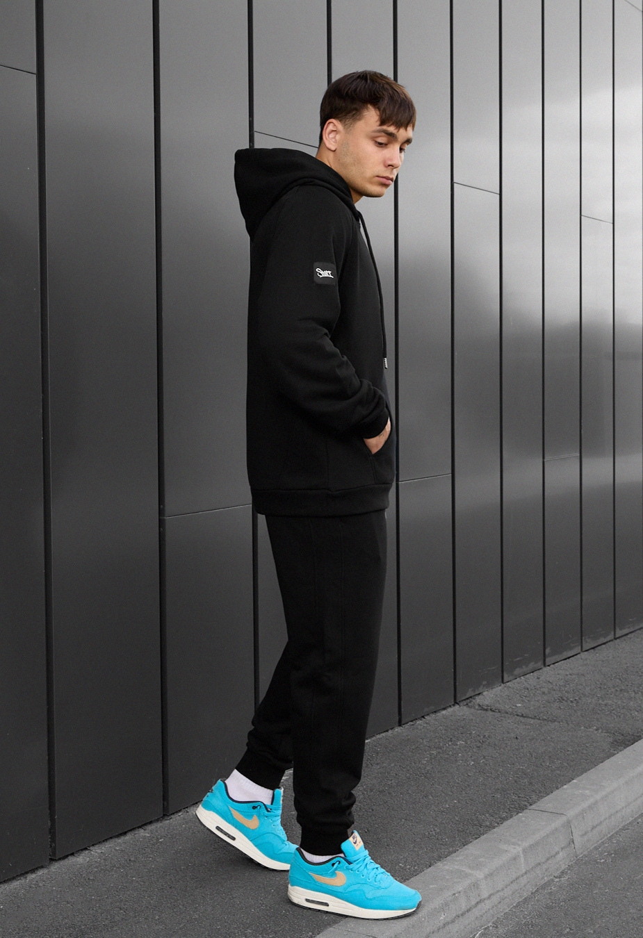 Dres Staff es black oversize