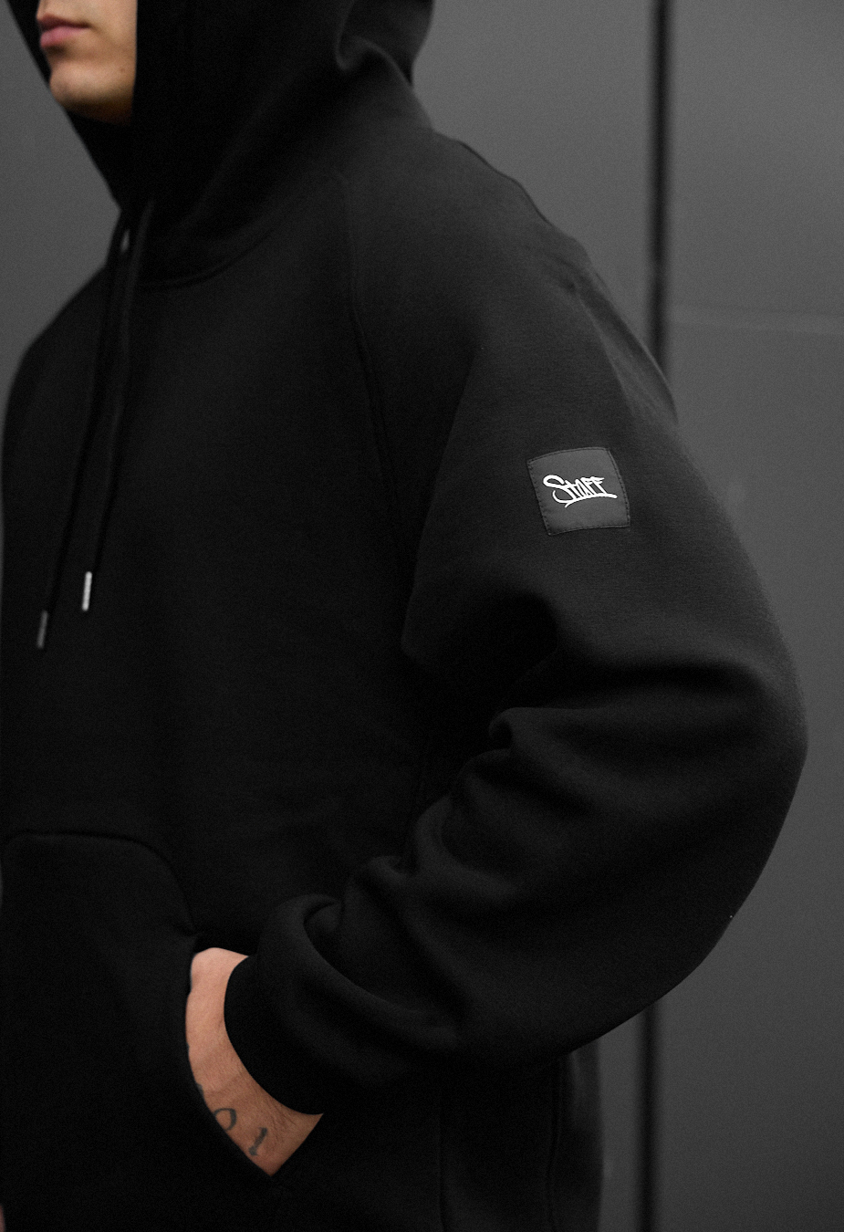 Dres Staff es black oversize fleece