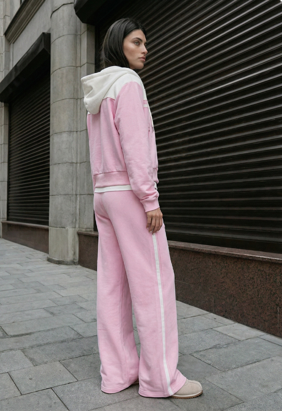 Dres Staff sa white & pink