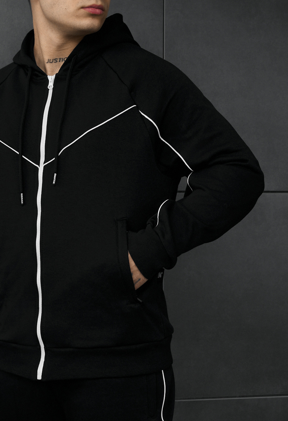 Dres Staff ar black reflective