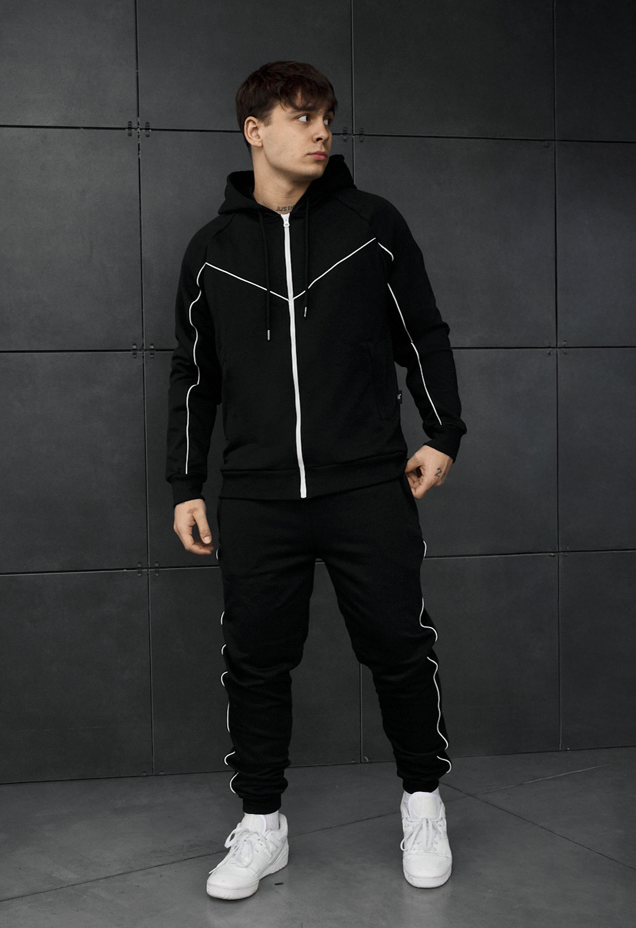 Dres Staff ar black reflective