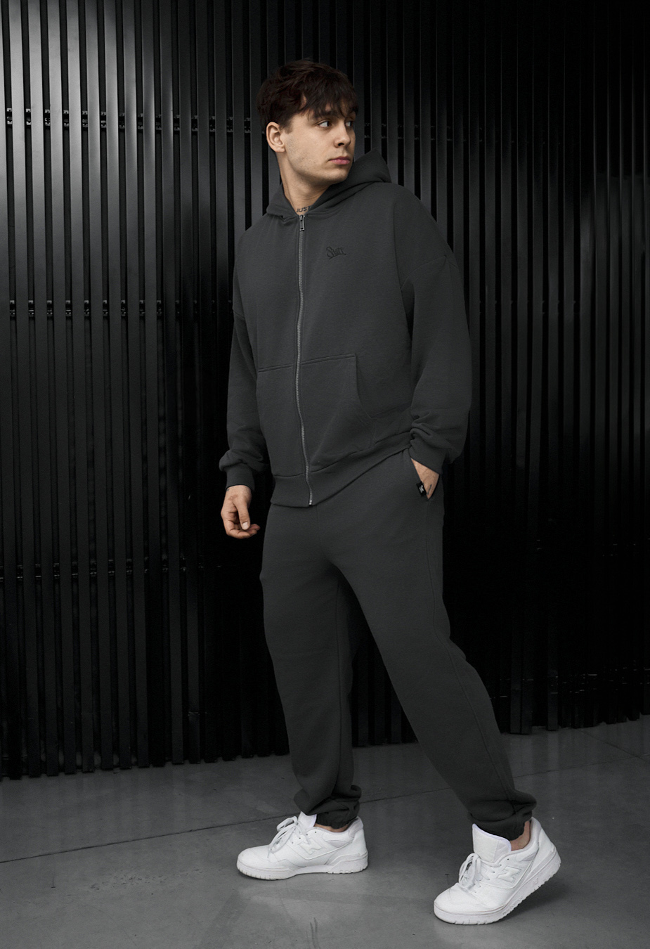 Dres Staff fin zip dark gray oversize