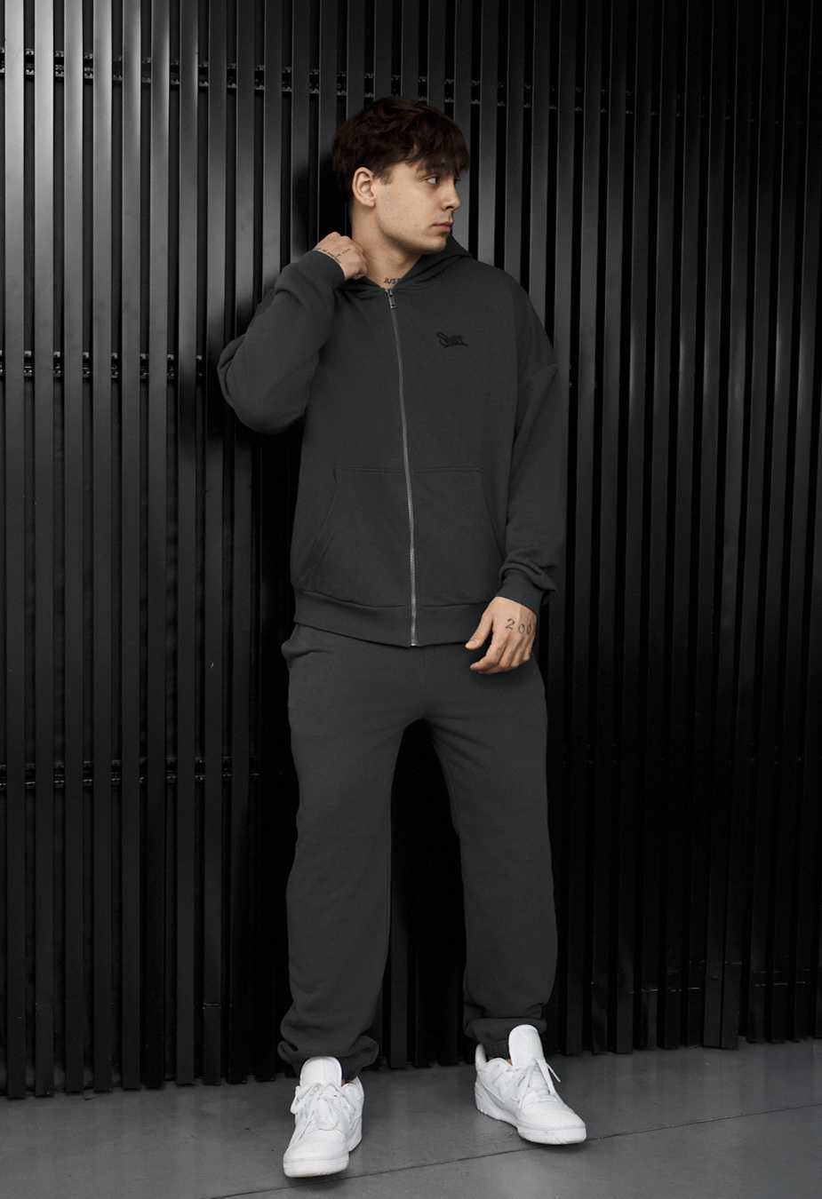 Dres Staff fin zip dark gray oversize