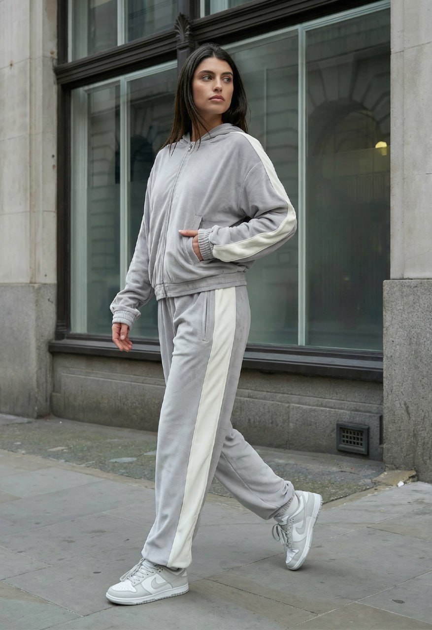 Dres Staff isa light gray & black oversize