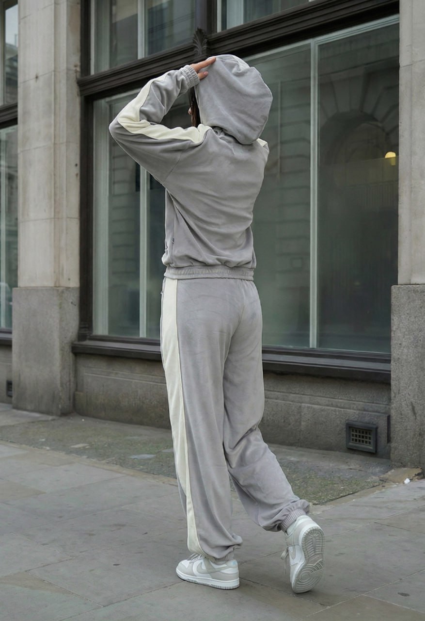 Dres Staff isa light gray & black oversize