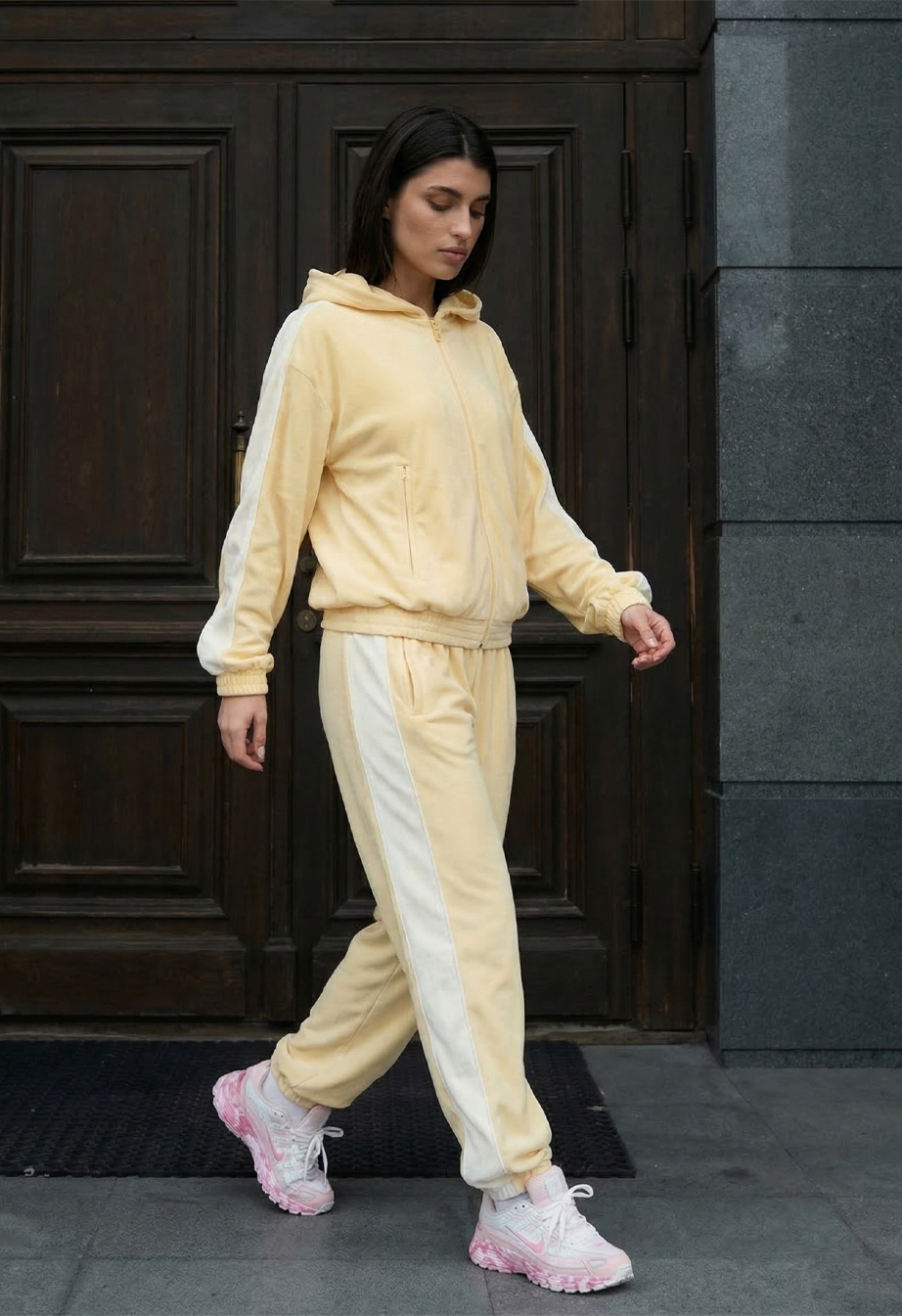 Dres Staff isa yellow & white oversize