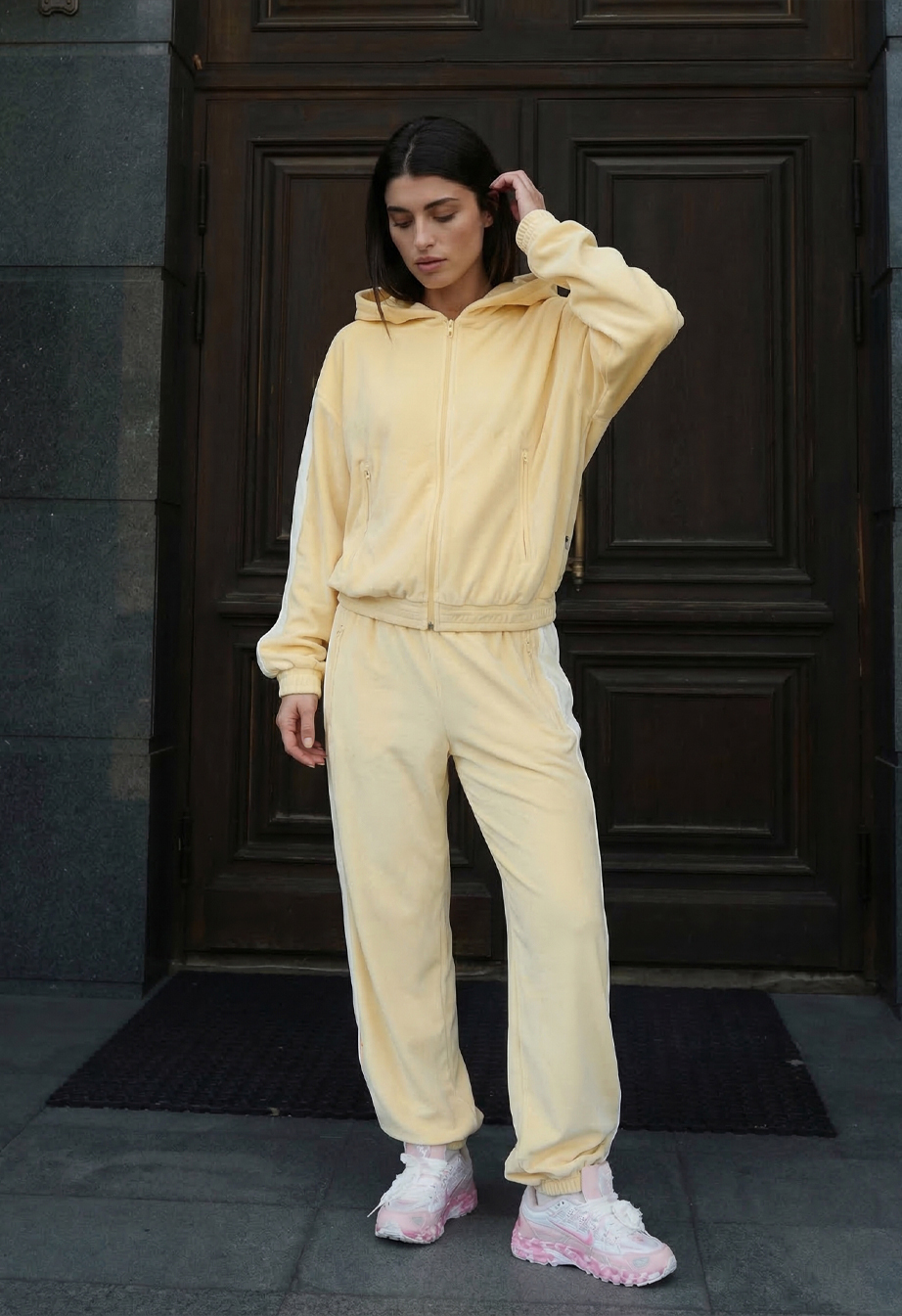 Dres Staff isa yellow & white oversize