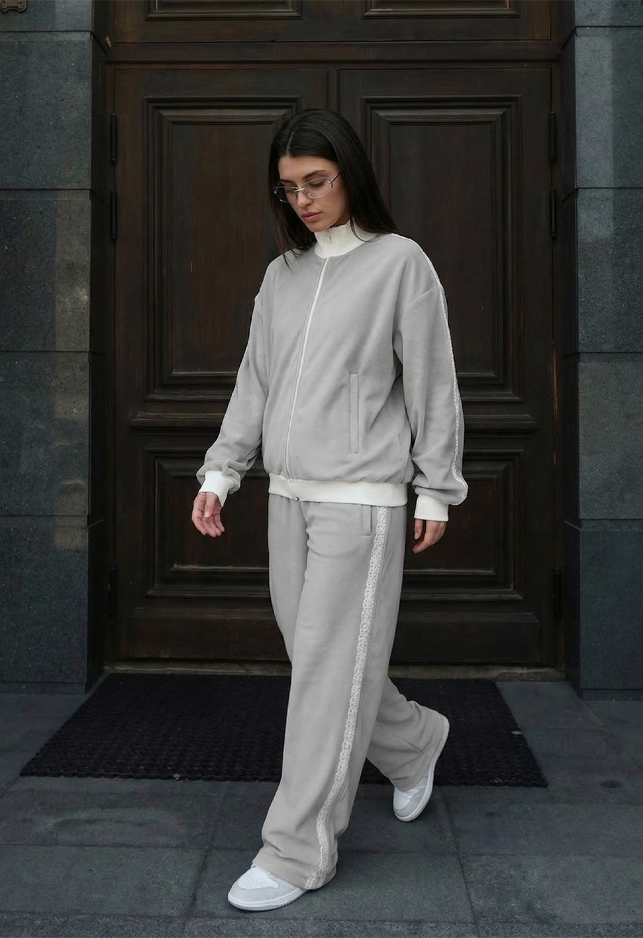 Dres Staff ban light gray & white