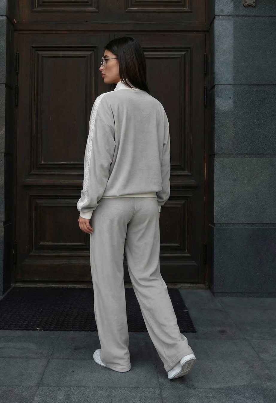 Dres Staff ban light gray & white