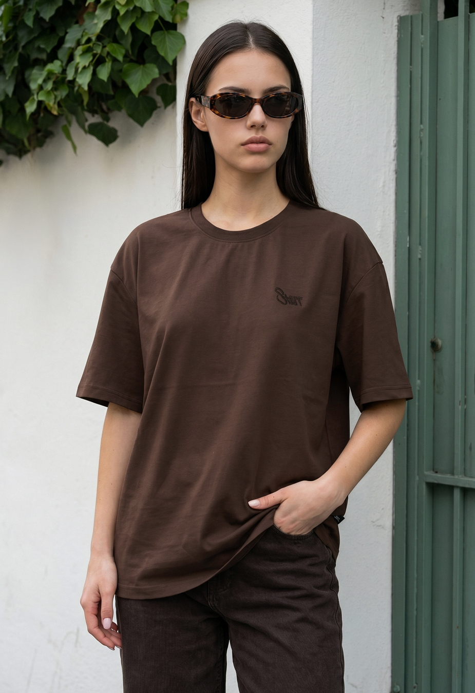 Koszulka Staff logo dark brown oversize