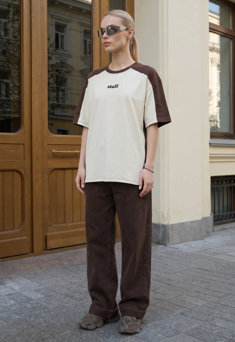 Koszulka Staff milk & dark brown oversize