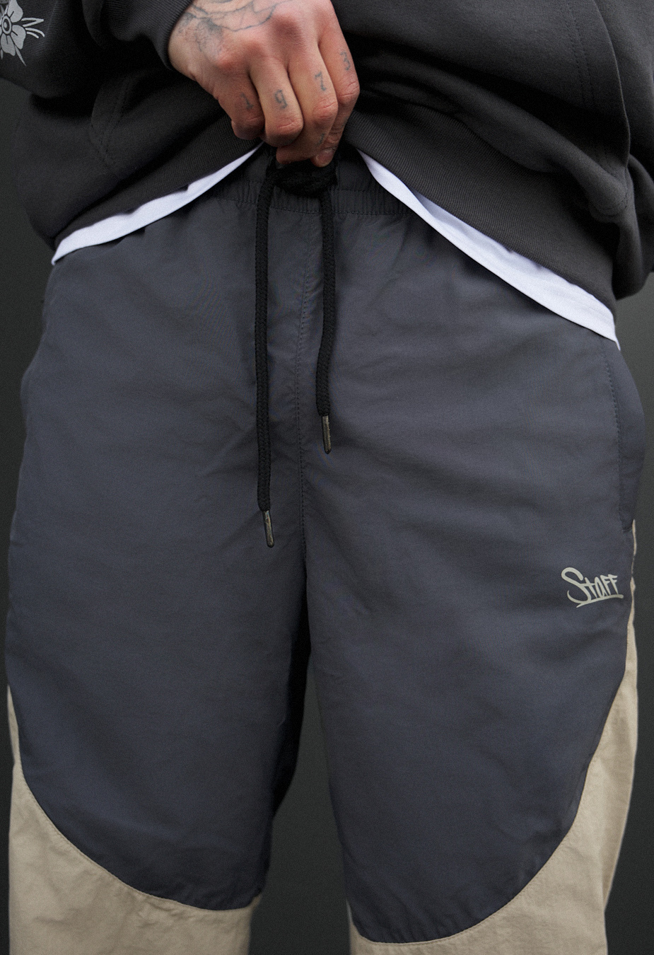 Joggery Staff goa logo gray & beige