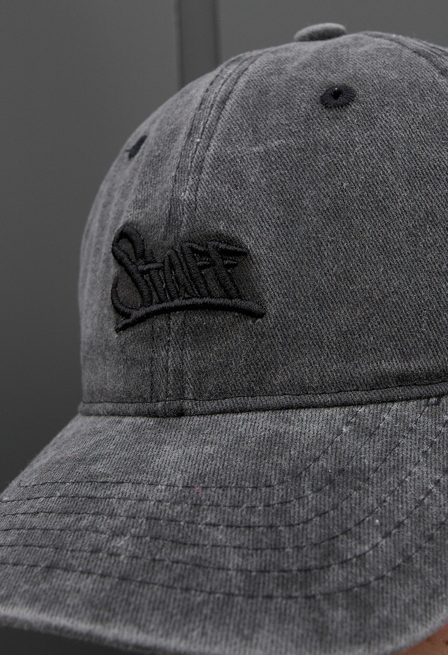 Czapka Staff dark gray logo