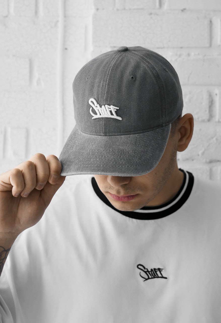 Czapka Staff gray logo