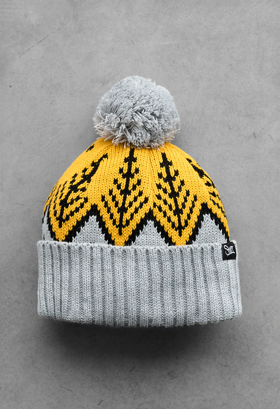 Czapka Staff yellow & gray pattern pompon