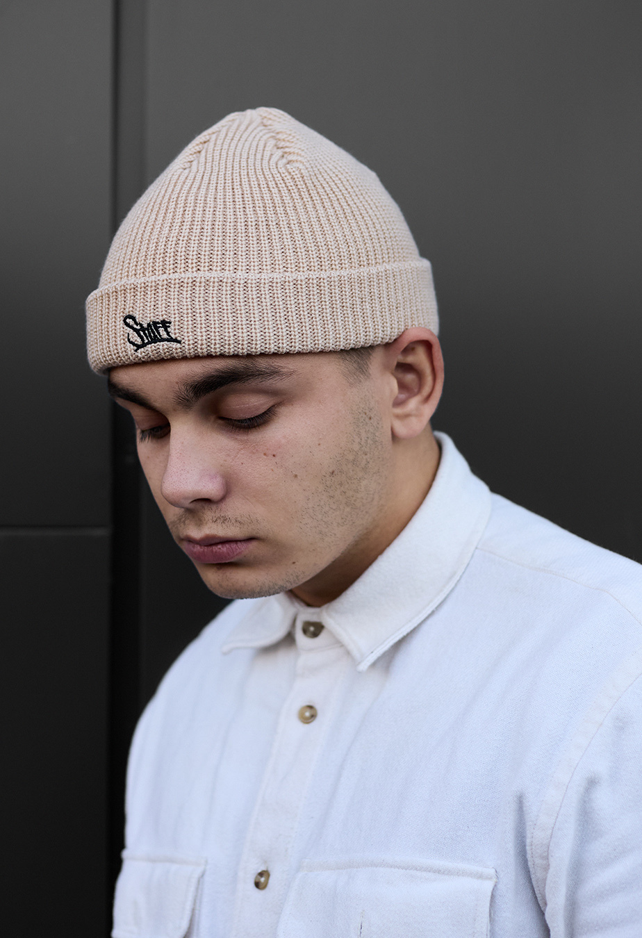 Czapka typu beanie Staff beige logo