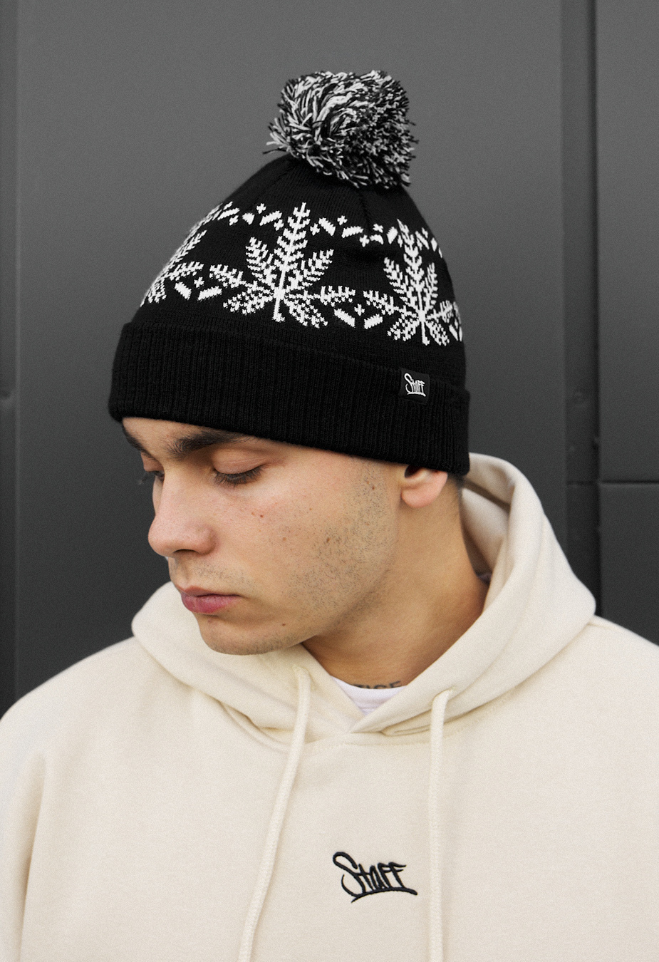 Czapka Staff snowflake pompon